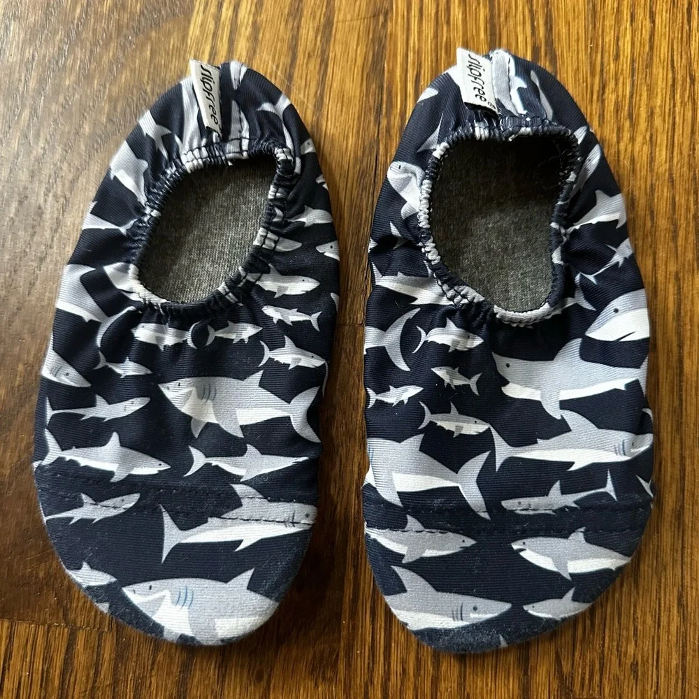 Slipfree water shoes for toddler - sharks
